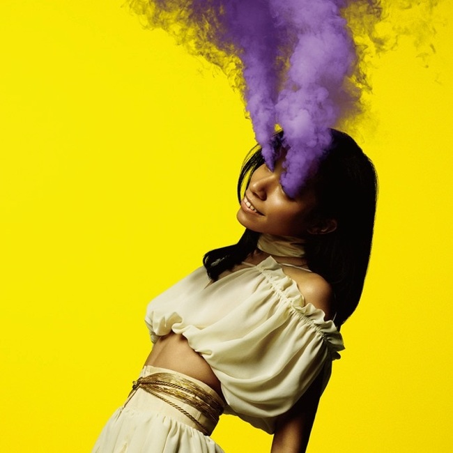 女王蜂　アーティスト写真、「奇麗」CDジャケット写真