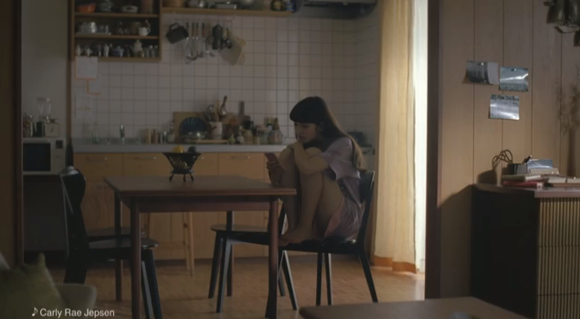 「LINE MUSIC 」TVCM『聴く篇』小松菜奈