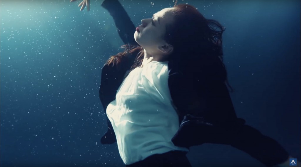 洋服の青山 CM「Water Dance」篇