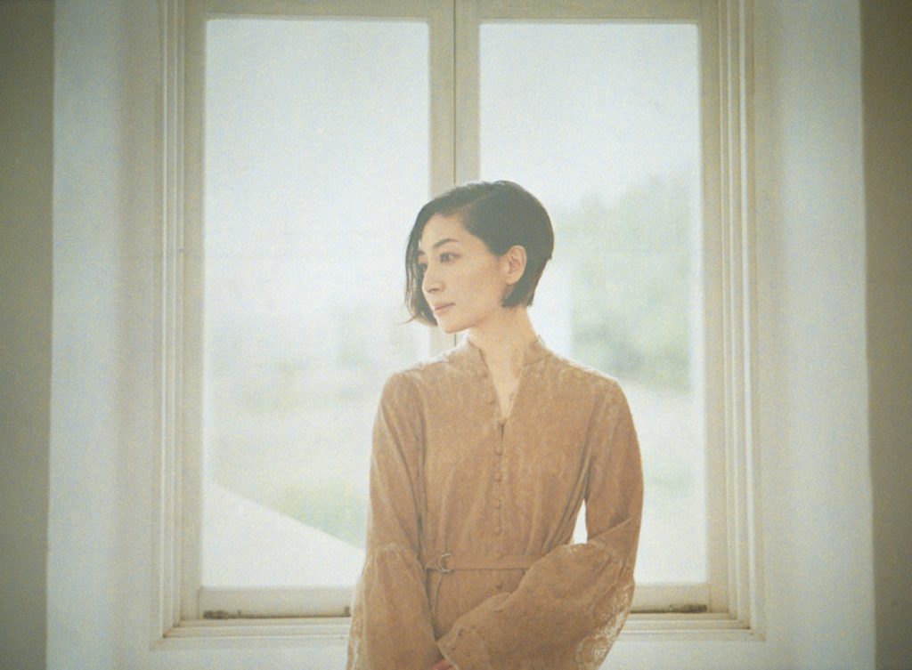 坂本真綾「今日だけの音楽」CDジャケット、アーティスト写真