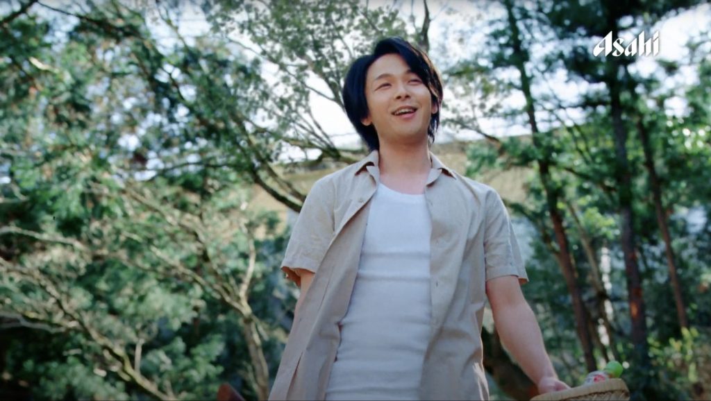 アサヒ飲料 十六茶 TVCM 「自然に、健康。」となりのお兄さん夏編 中村倫也