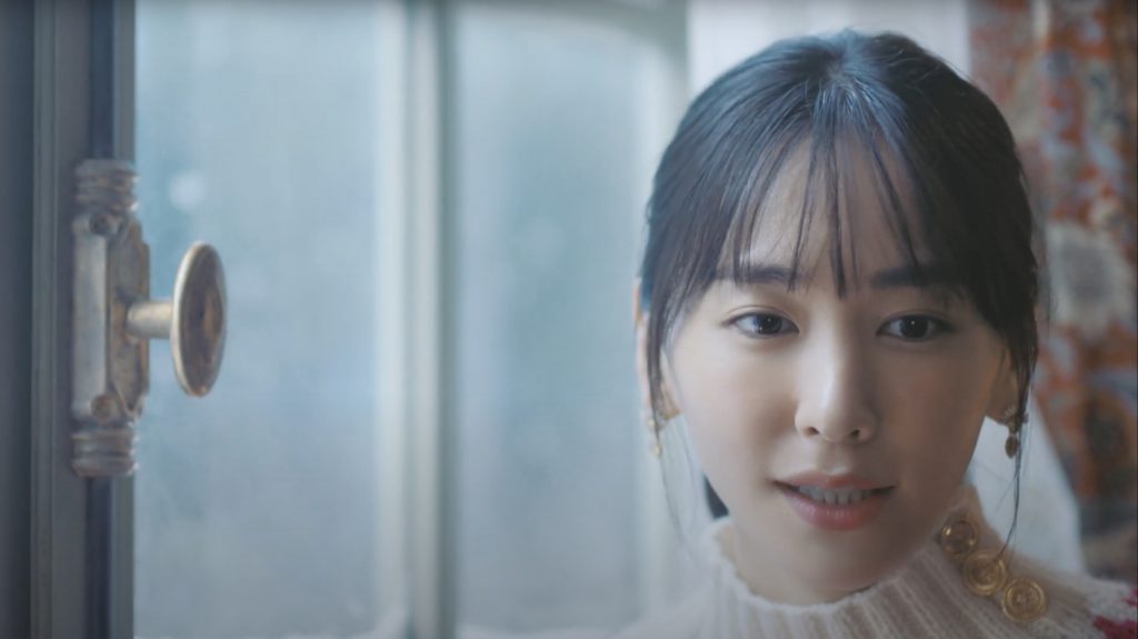 明治メルティーキッス TVCM「今年も雪のようなくちどけを。洋酒アリ」篇 新垣結衣