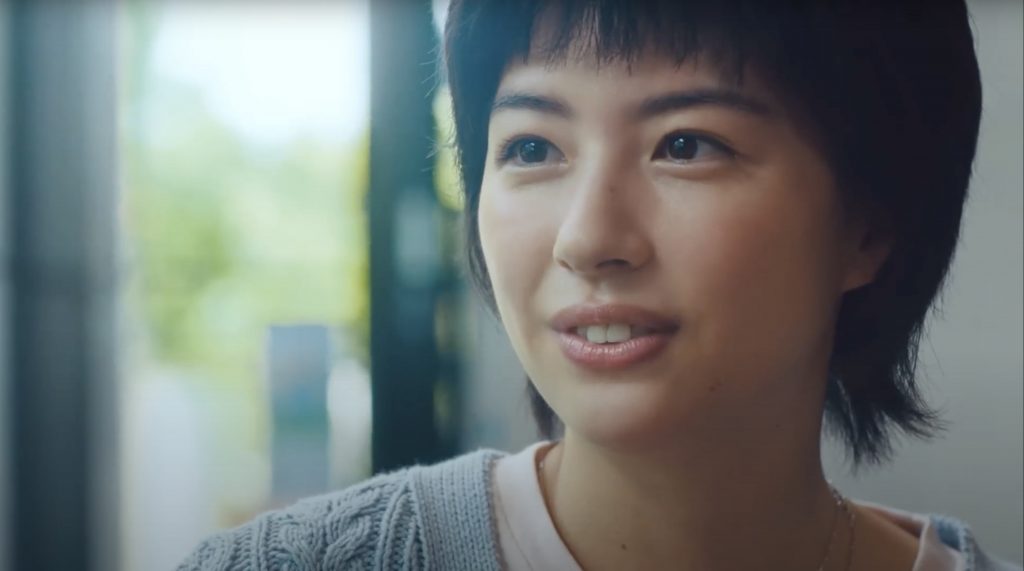 江崎グリコ ポッキー TVCM「友人をさそおう」篇 佐久間由衣