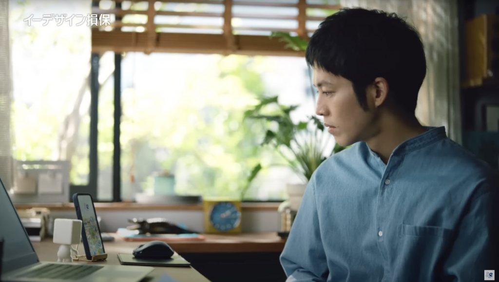 イーデザイン損保  &e TVCM 「自動車保険、どれも同じ？」篇 松坂桃李