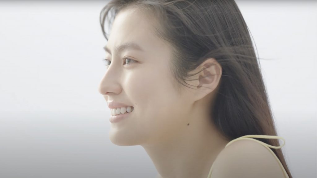 レジーナクリニック CM「私の肌」篇 恒松祐里