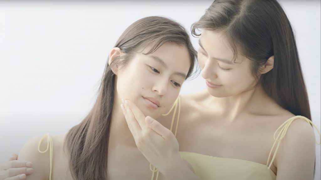 レジーナクリニック CM「私の肌」篇 恒松祐里