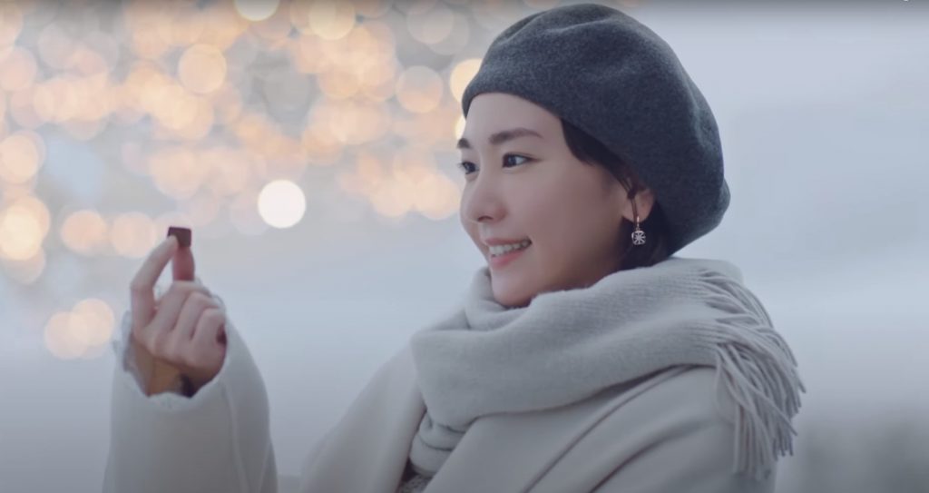 明治メルティ―キッスTVCM「贅沢なくちどけ」篇、グラフィック 新垣結衣