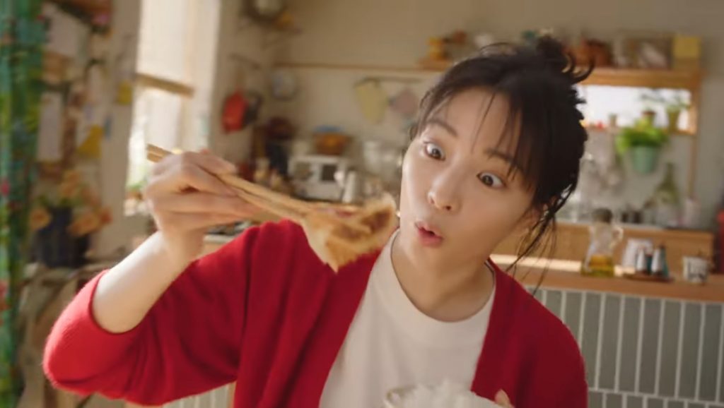 味の素冷凍食品「ギョーザ」CM羽根パネェ～！すずドッキリ成功篇 広瀬すず