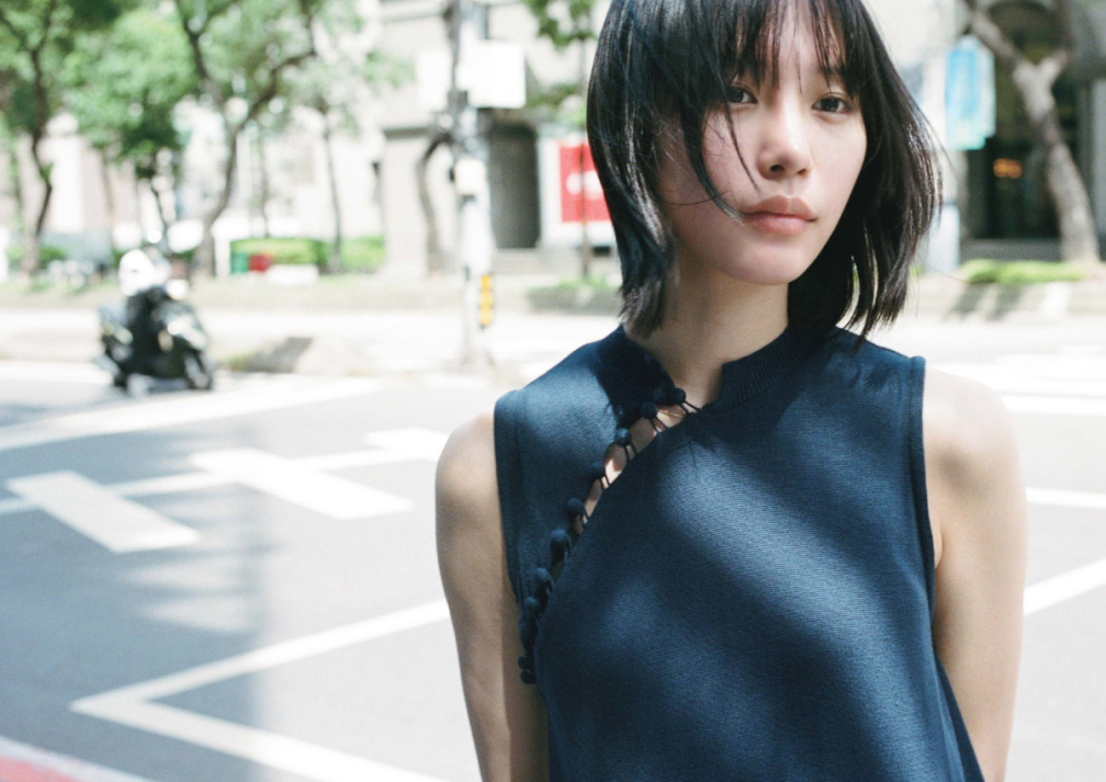 南沙良写真集「不安定な安息。」