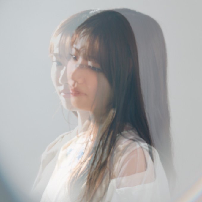 みさきアーティスト写真、『あやふや』ジャケット写真