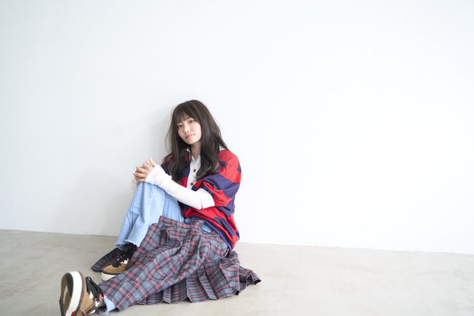 みさきアーティスト写真、『あやふや』ジャケット写真