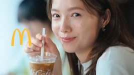 マクドナルド アイスカフェラテCM「真夏のエスケープ」篇 宮﨑あおい