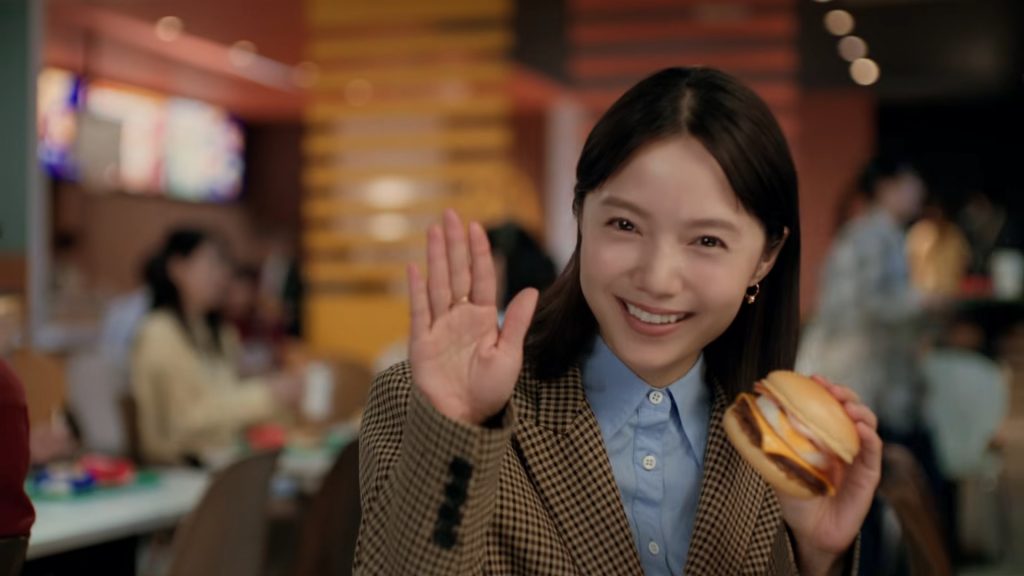 マクドナルド炙り牛すき焼き風月見「月見でたでた」篇 宮﨑あおい